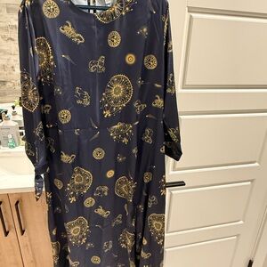 Chic Long Sleeve Maxi Dress in Navy and Gold